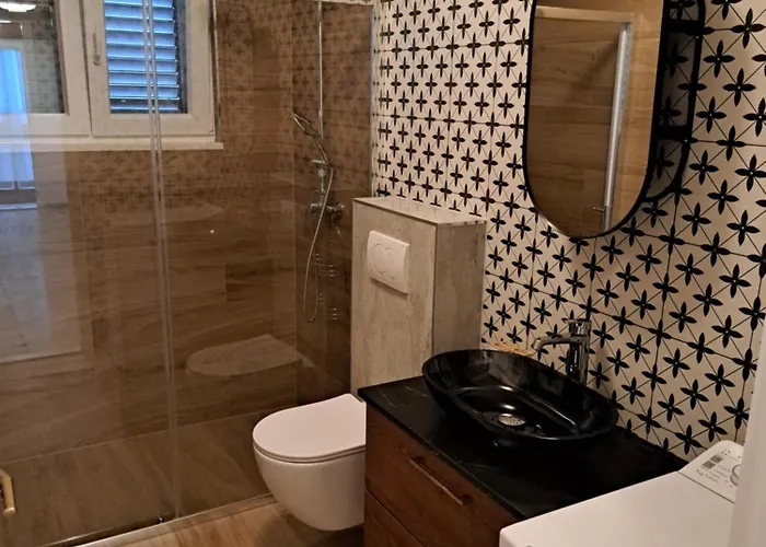 Artemisia 1 アパート