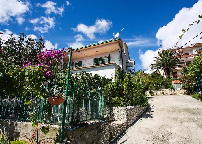 アパート Artemisia 1